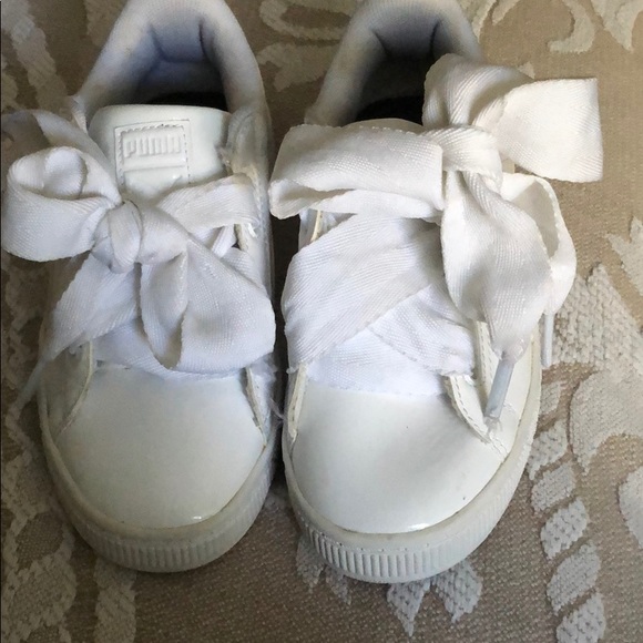 puma white ribbon shoes